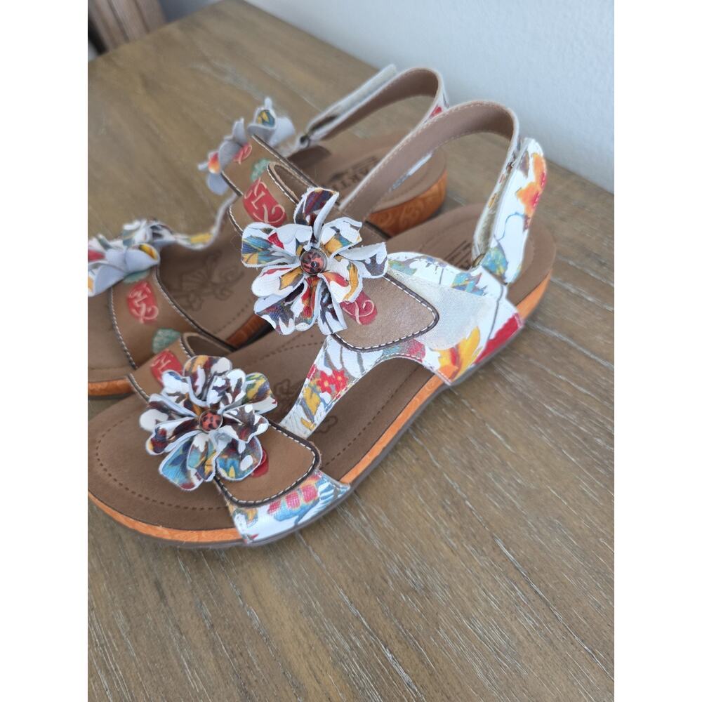 L'ARTISTE BY SPRING STEP IN WHITE MULTI